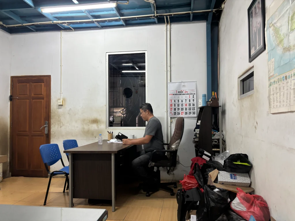Tim Rentalcranejabodetabek.com is ready to provide consultation and the best rental crane prices that are transparent and competitive for projects in Jabodetabek.