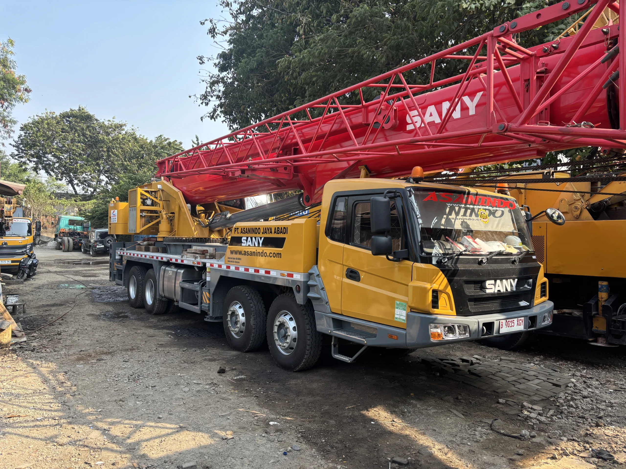 Armada mobile crane PT Asanindo Jaya Abadi siap melayani sewa crane terdekat di seluruh wilayah DKI Jakarta 24 jam untuk berbagai kebutuhan proyek konstruksi dan industri